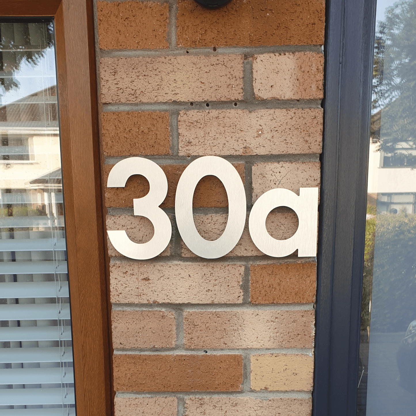 Floating Number 0 - Brushed Silver (150mm high) - housenumbers.ie