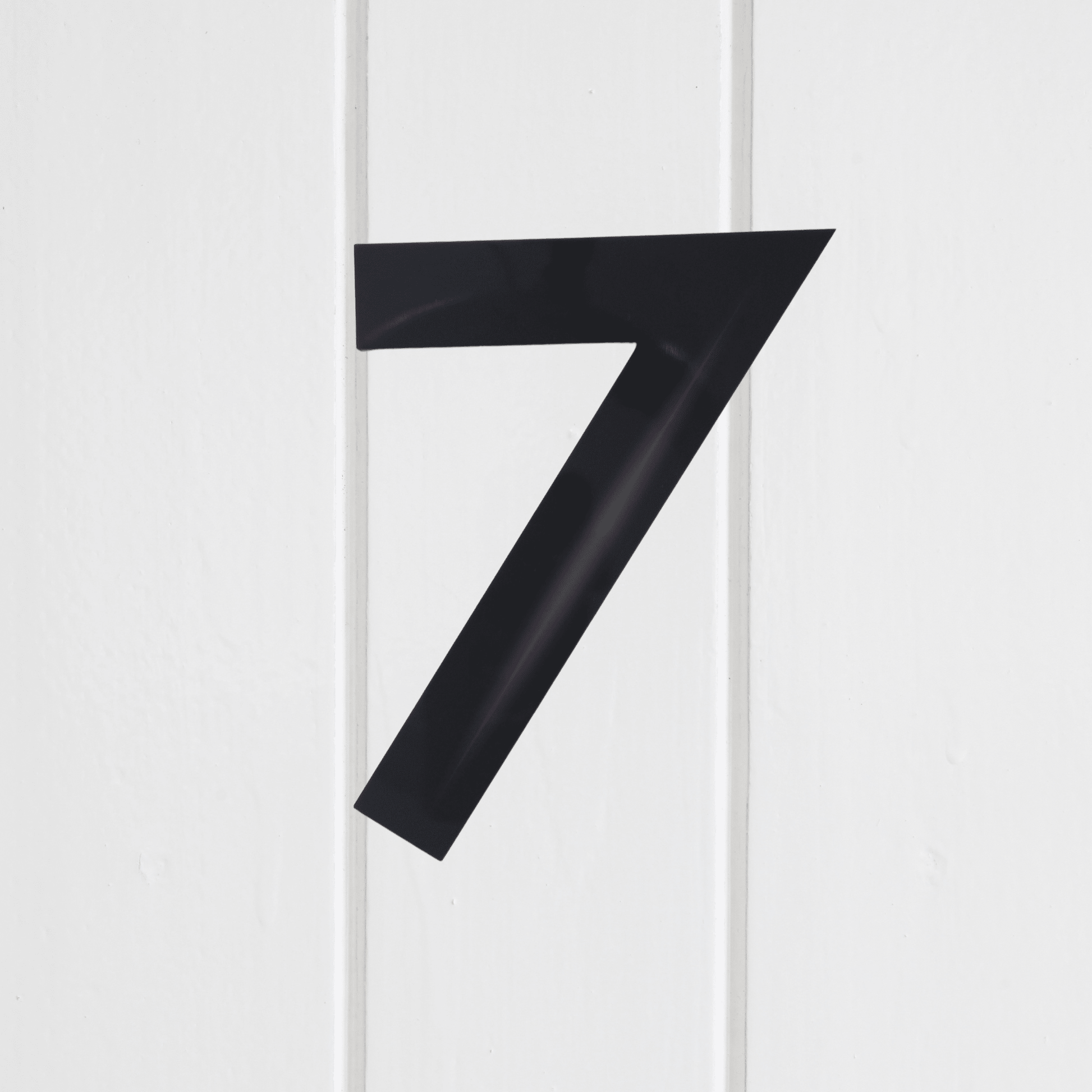 Stick On Number 7 - Black Gloss (100mm high) - housenumbers.ie