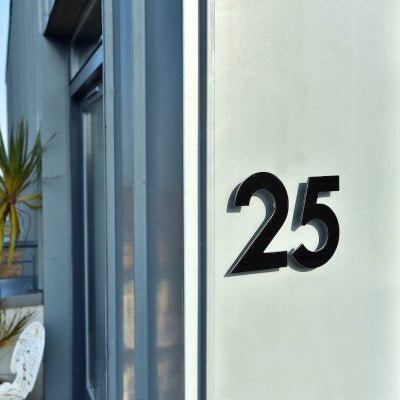 Floating Number 5 - Black Gloss (150mm high) - housenumbers.ie