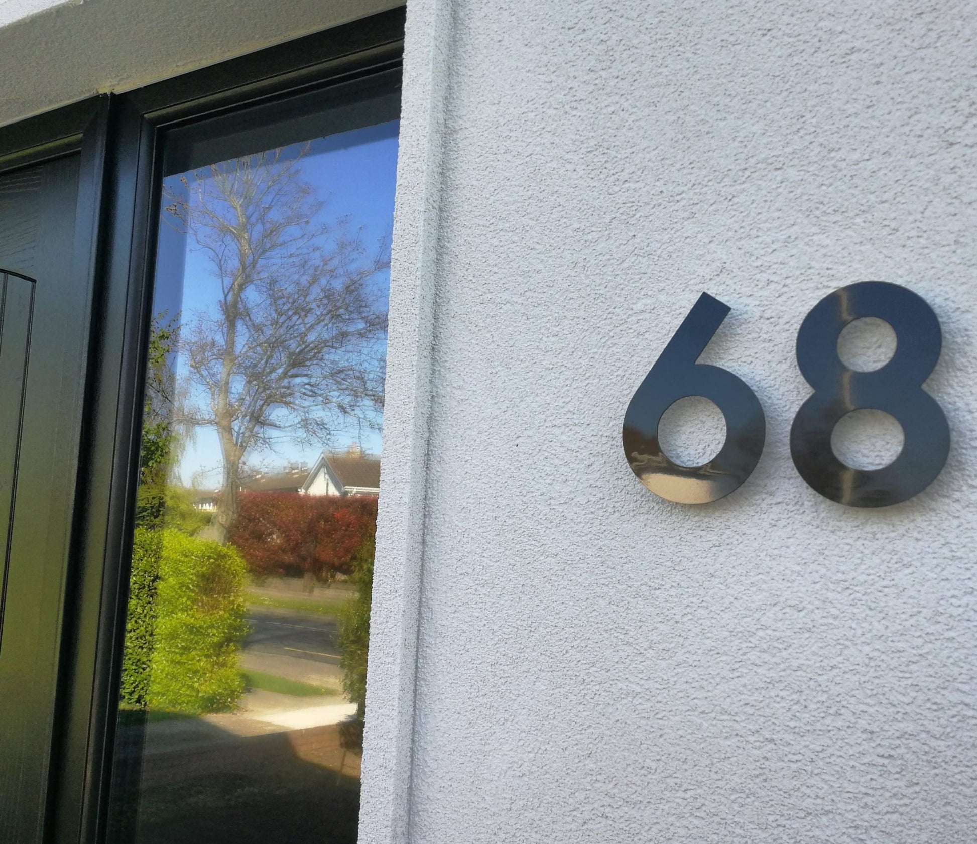Floating Number 6 - Black Gloss (150mm high) - housenumbers.ie