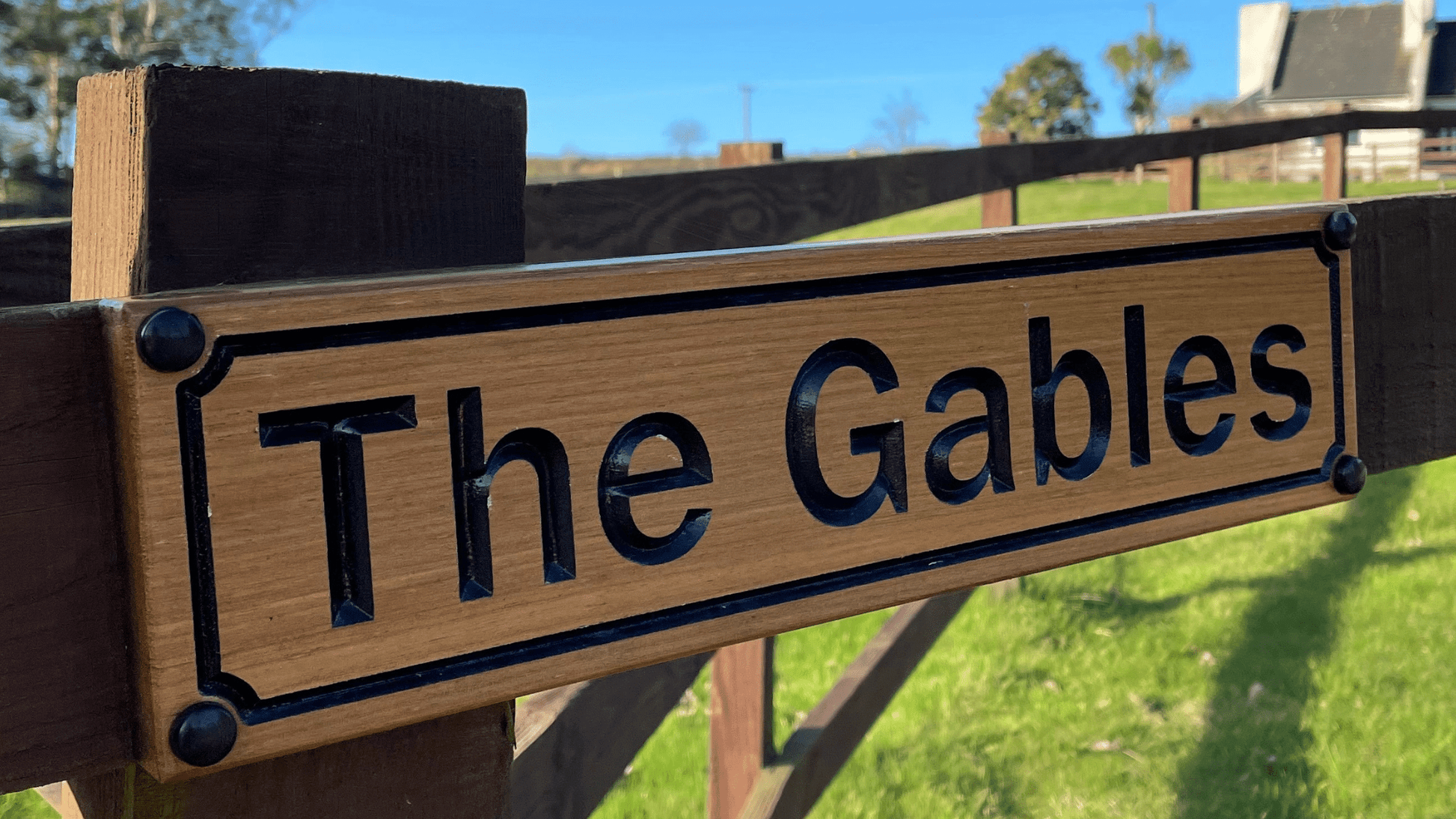 Wooden Rectangle Sign (400x100mm) - housenumbers.ie